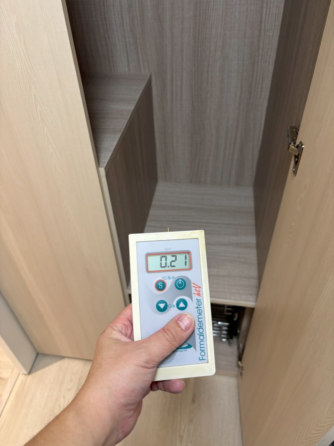 玄關收納櫃施工前